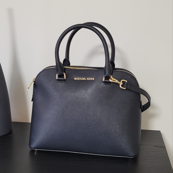Michael Kors satchel - Picture 1 of 15
